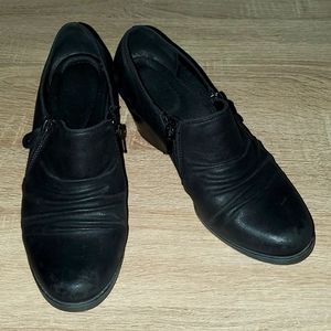 Beartraps zippered booties. 7.